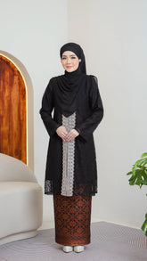 Kurung Reena